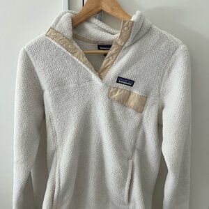 Patagonia Cream Turtleneck Sweater with Plush Texture